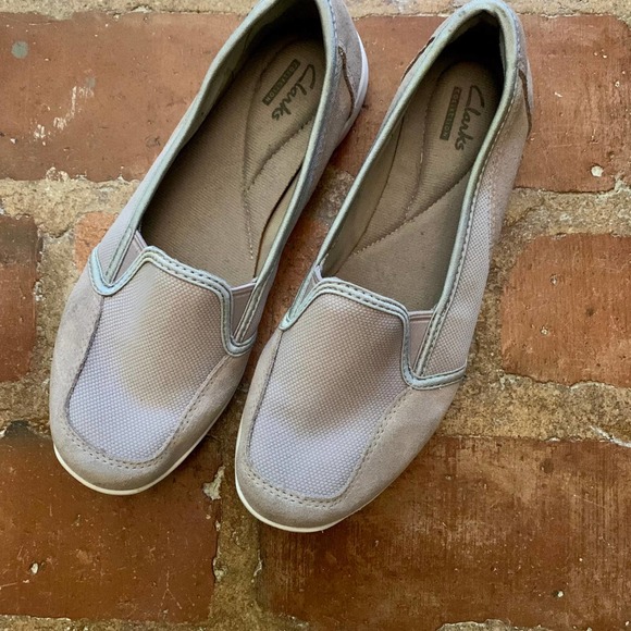 Clarks Shoes Womens Loafers Slip On Flats Grey/Taupe Color SIZE 7.5M - Picture 1 of 9
